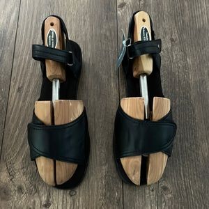 Womens open toed/ Memo-Tech shoes: